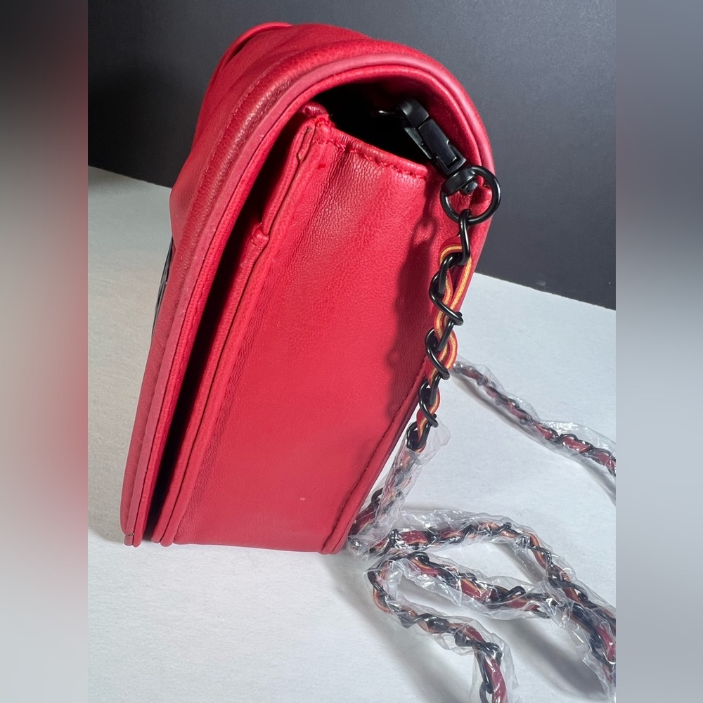 NWT Badgley Mischka Leather Crossbody Bag In Red With Black Hardware - Picture 2 of 9